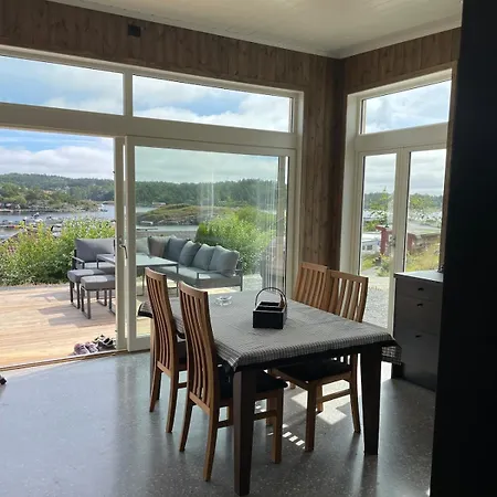 Med Sjoutsikt Ferienhaus